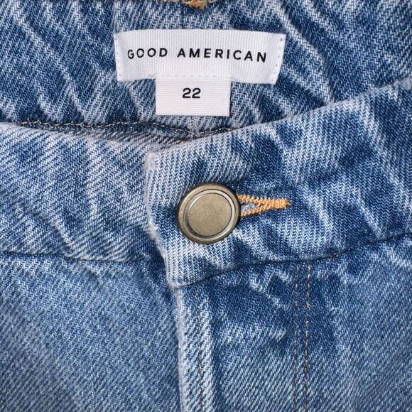 Good American Jeans Size 22 Light Wash Raw Split Hem Distressed - Picture 6 of 6